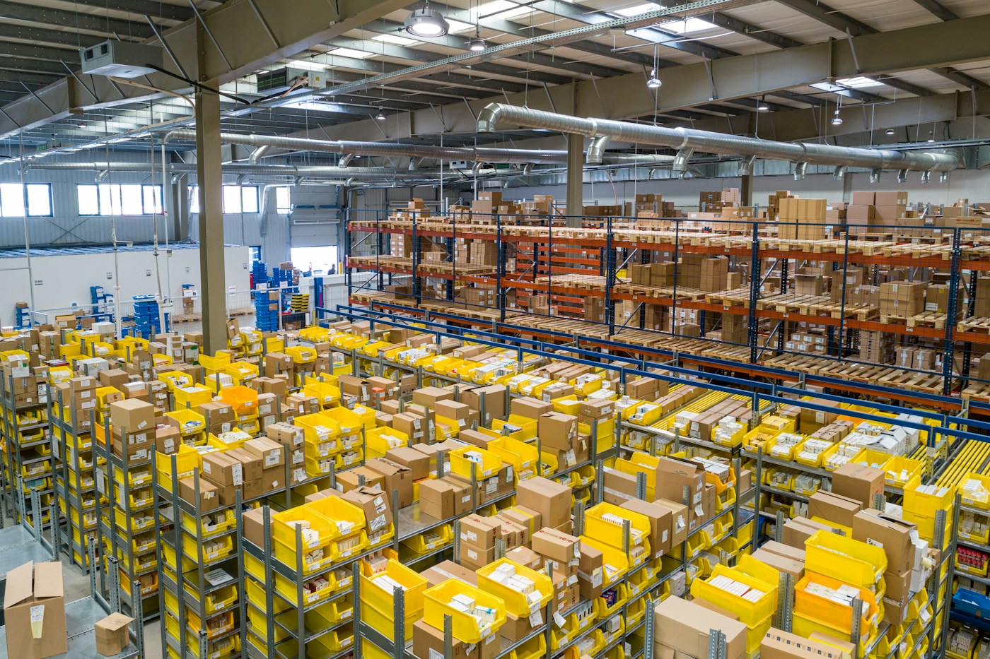 Warehouse storage and logistics environment